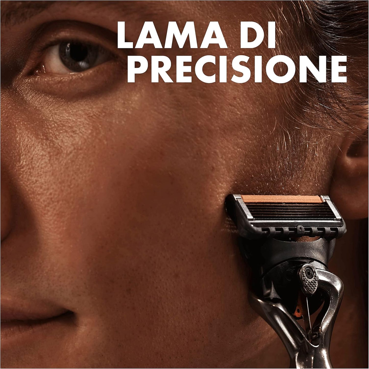 Gillette Fusion Shaving Kit con Rasoio, Schiuma da Barba e Beauty Case 🪒
