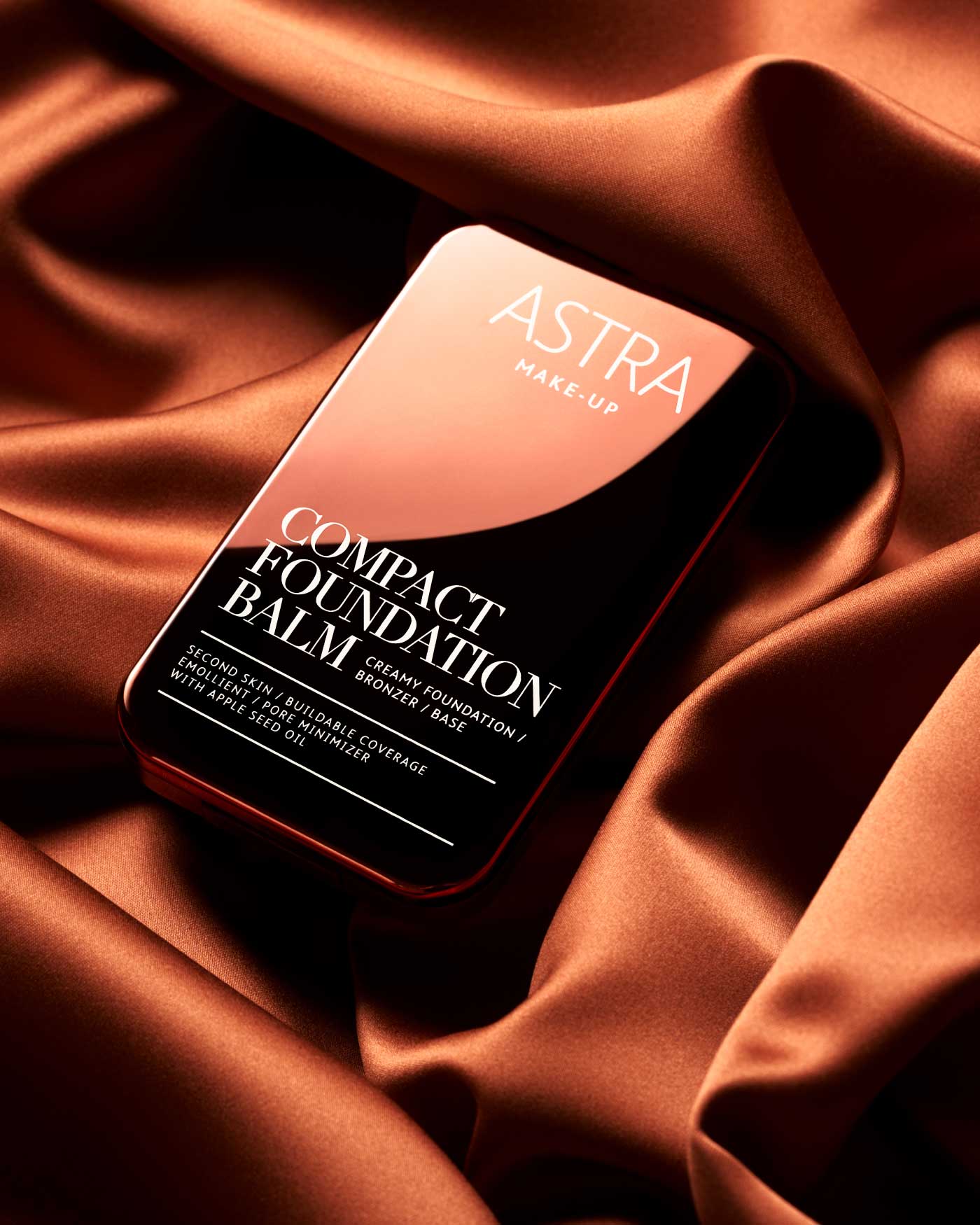 Astra Compact Foundation Balm – Pelle Perfetta in un Solo Gesto!