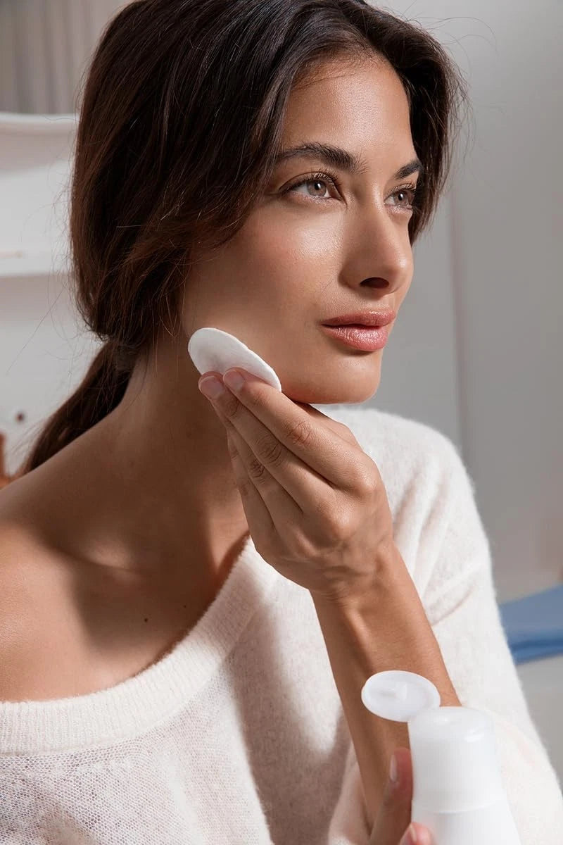 💧 NIVEA Cleansing Milk – Vitamina E & Loto